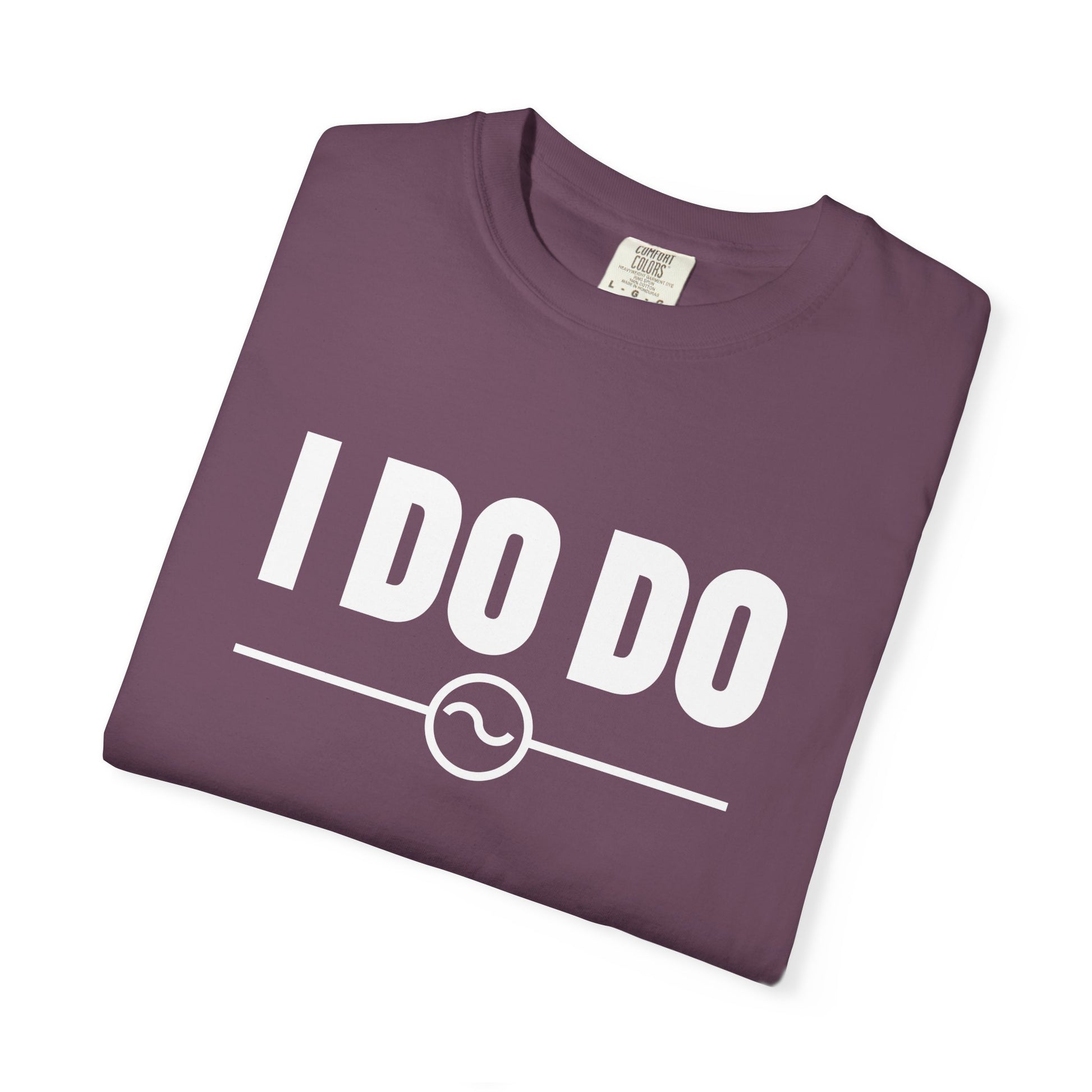 I DO DO ALTERNATING CURRENTS SYMBOL:  Humorous Unisex T-Shirt for Welders and Electricians, Perfect as a gift or for branding and promotion.