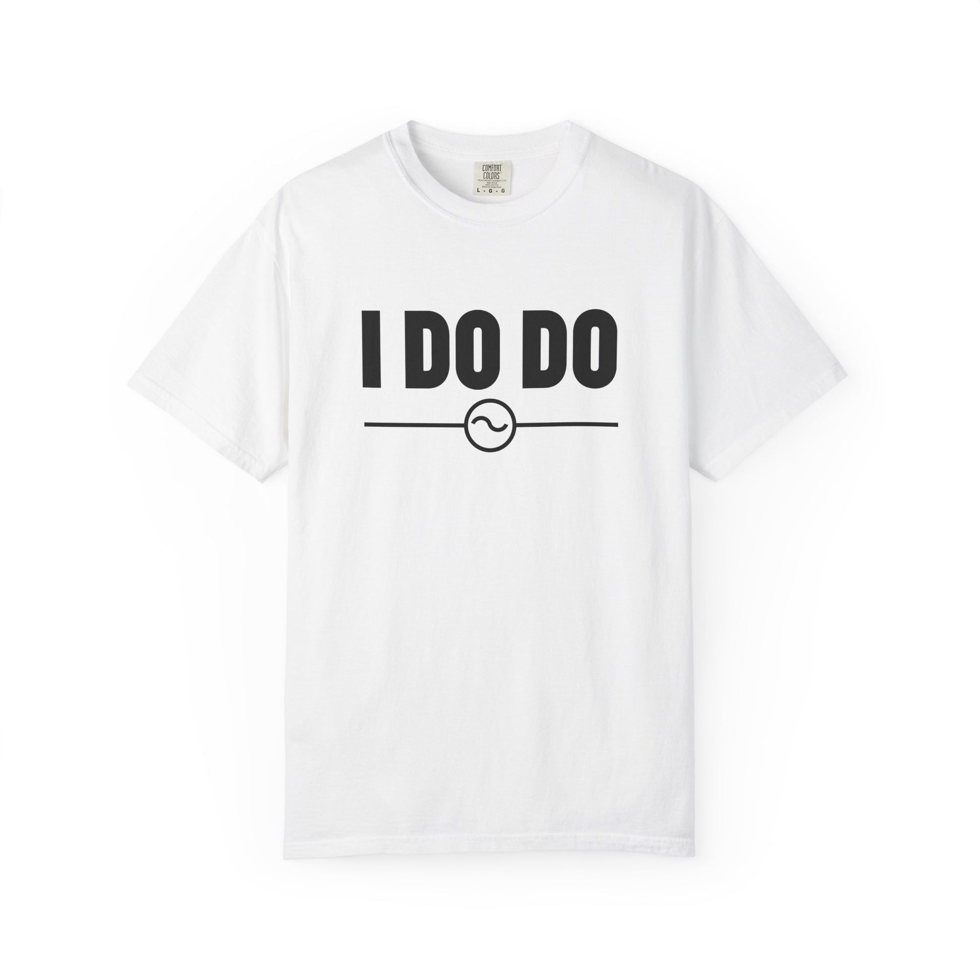 I DO DO ALTERNATING CURRENTS SYMBOL:  Humorous Unisex T-Shirt for Welders and Electricians, Perfect as a gift or for branding and promotion.