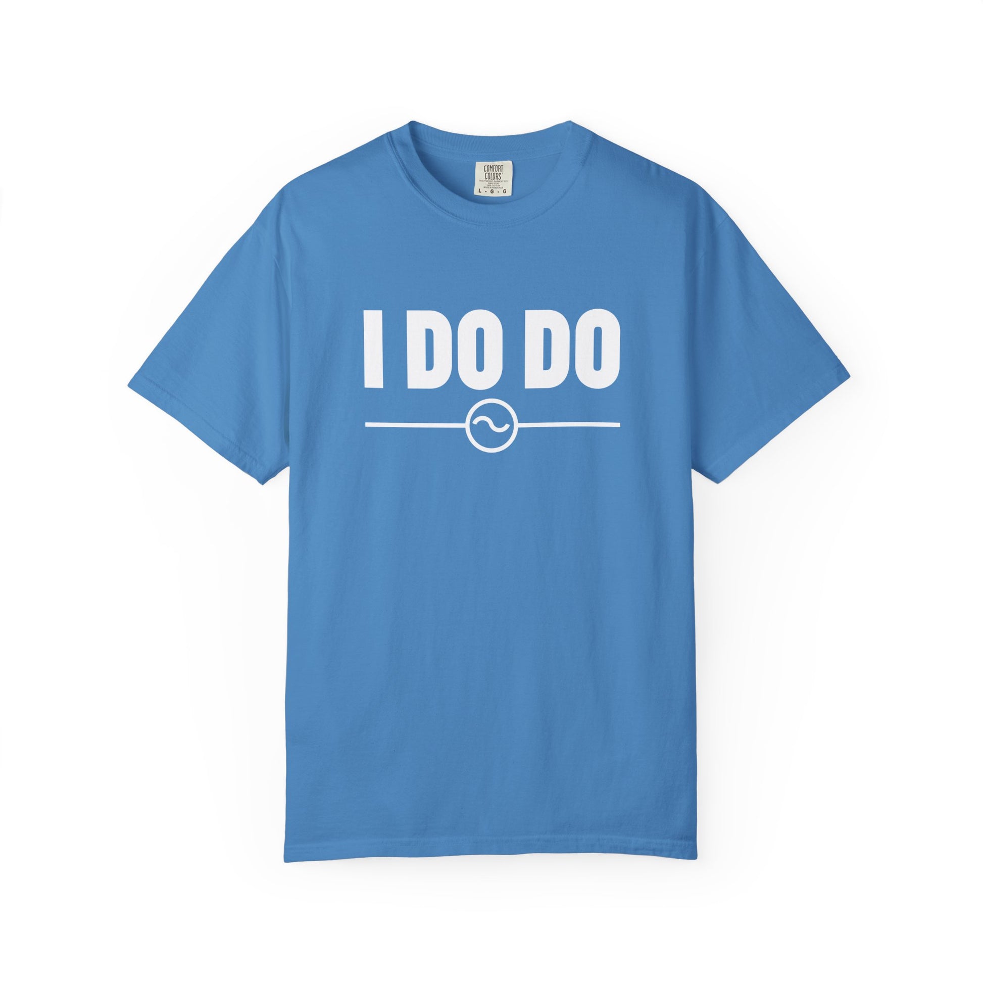 I DO DO ALTERNATING CURRENTS SYMBOL:  Humorous Unisex T-Shirt for Welders and Electricians, Perfect as a gift or for branding and promotion.