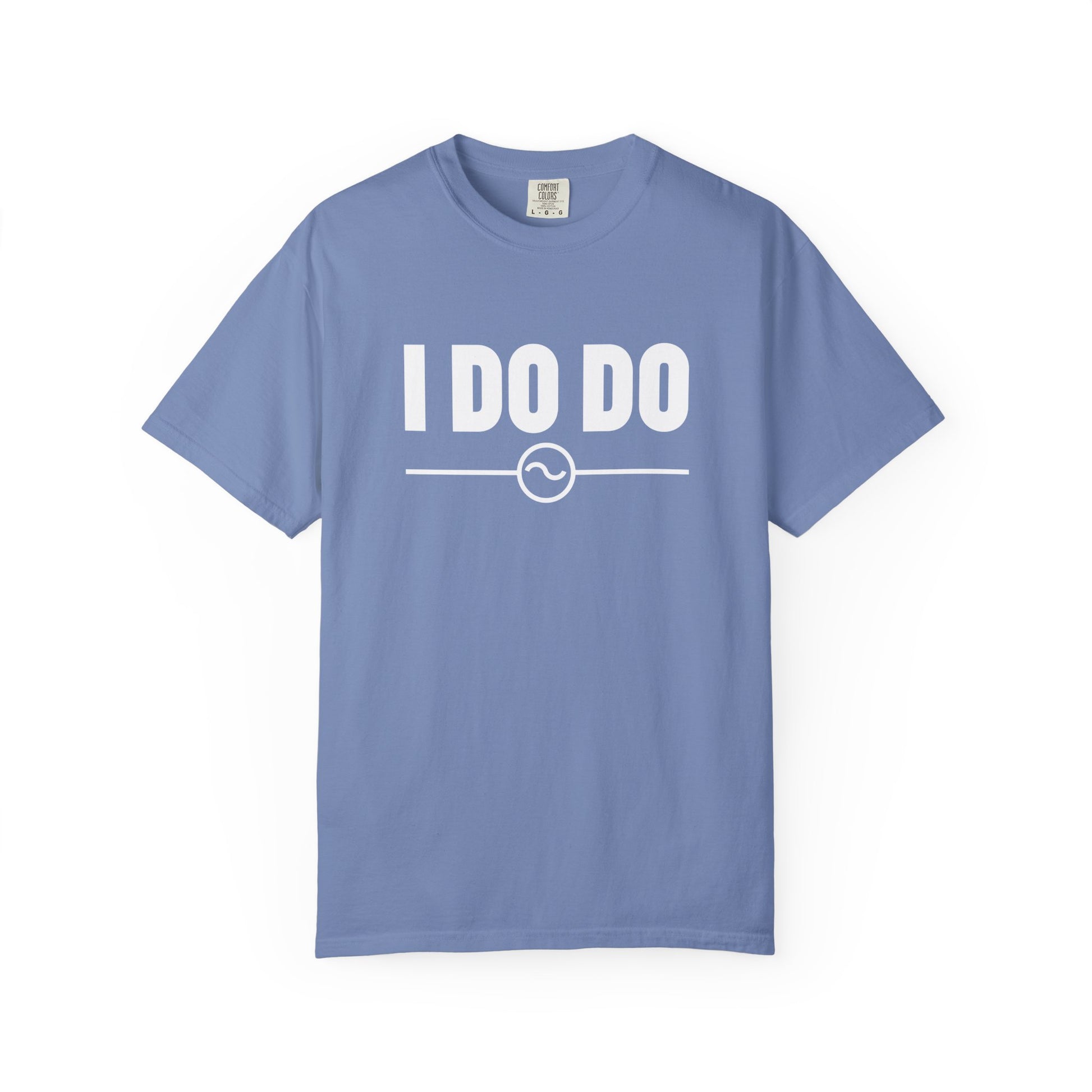 I DO DO ALTERNATING CURRENTS SYMBOL:  Humorous Unisex T-Shirt for Welders and Electricians, Perfect as a gift or for branding and promotion.