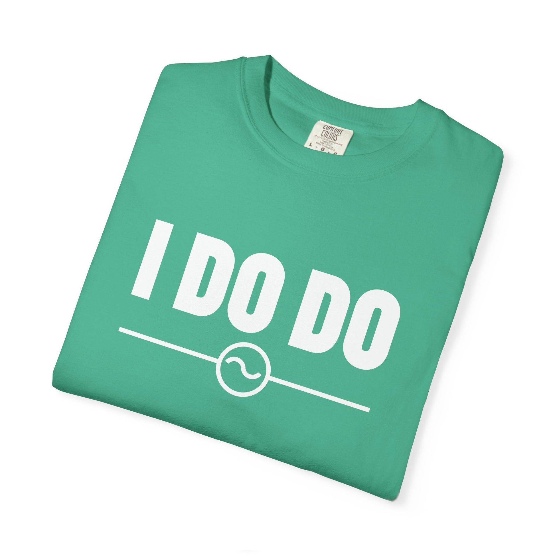 I DO DO ALTERNATING CURRENTS SYMBOL:  Humorous Unisex T-Shirt for Welders and Electricians, Perfect as a gift or for branding and promotion.