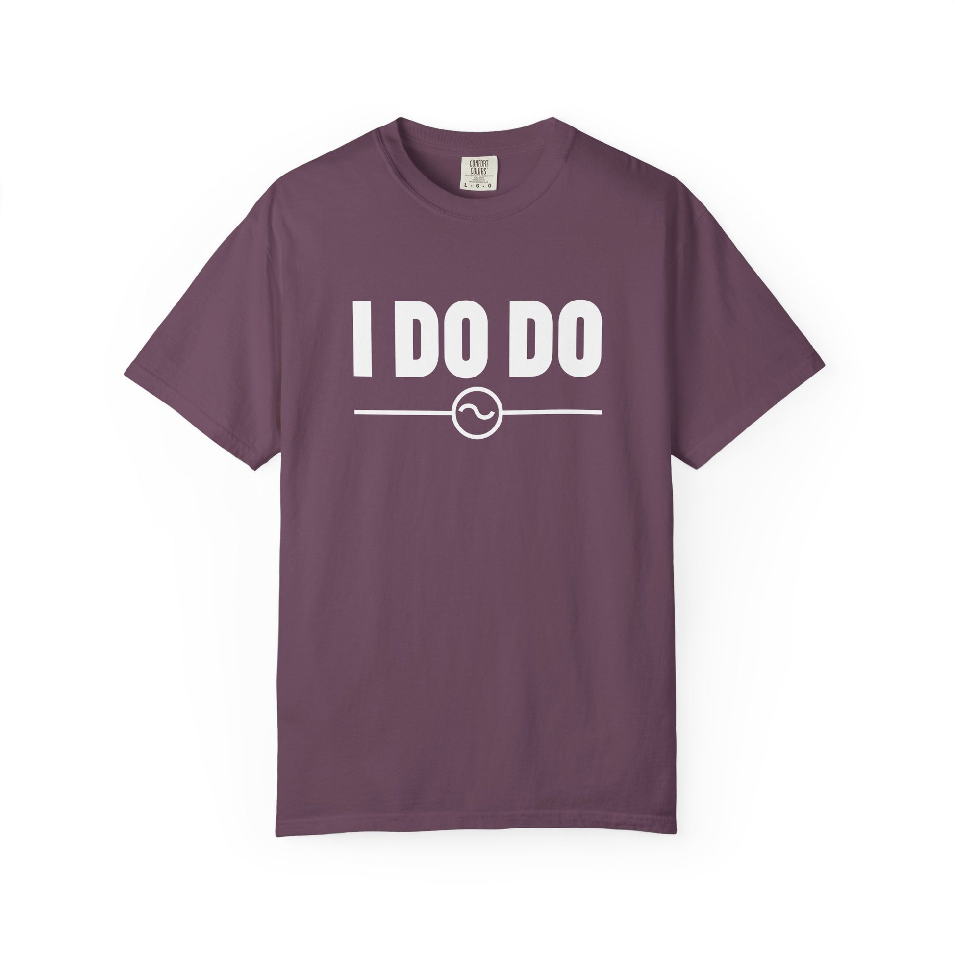 I DO DO ALTERNATING CURRENTS SYMBOL:  Humorous Unisex T-Shirt for Welders and Electricians, Perfect as a gift or for branding and promotion.