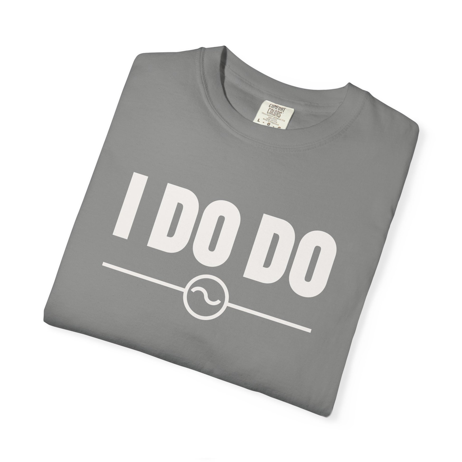 I DO DO ALTERNATING CURRENTS SYMBOL:  Humorous Unisex T-Shirt for Welders and Electricians, Perfect as a gift or for branding and promotion.