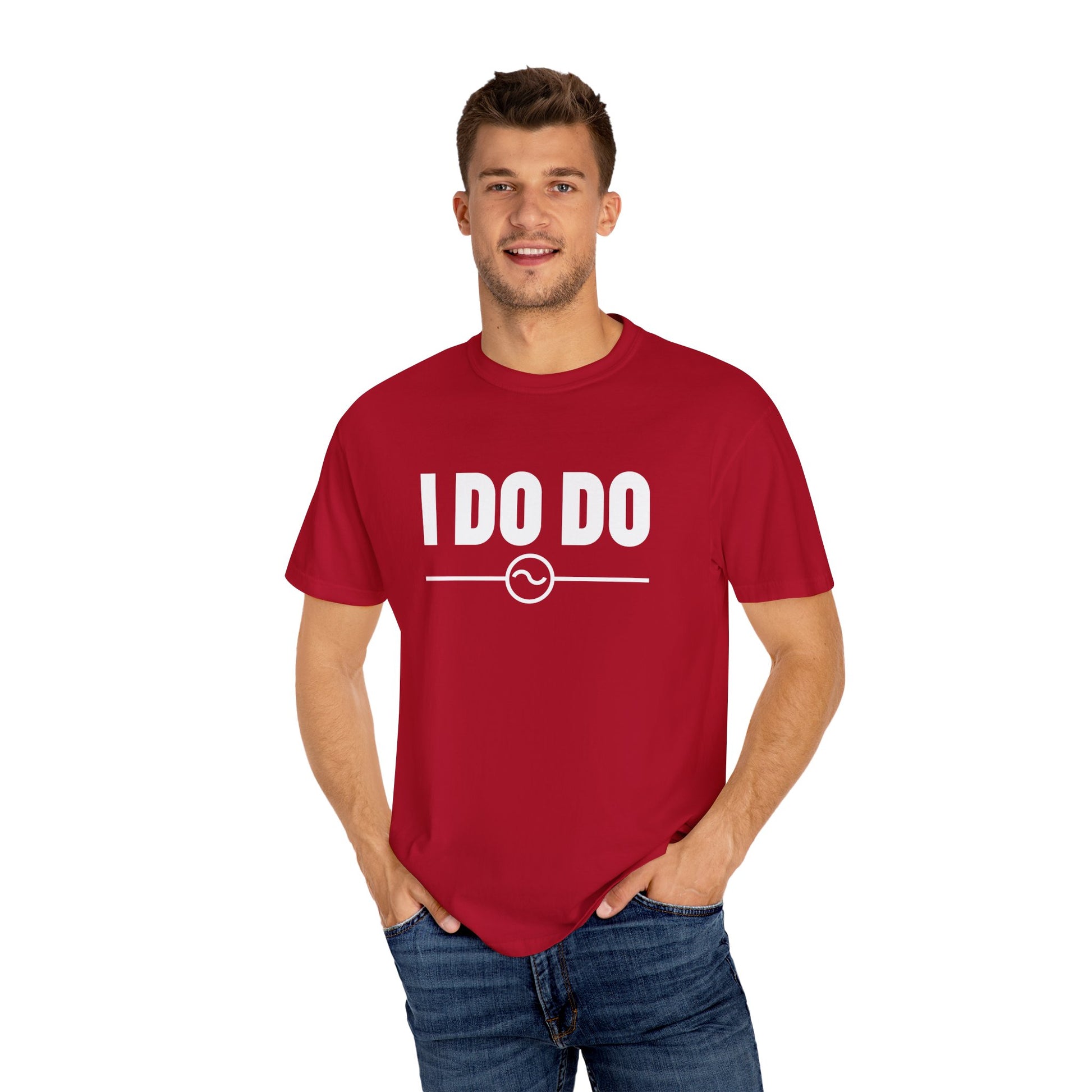 I DO DO ALTERNATING CURRENTS SYMBOL:  Humorous Unisex T-Shirt for Welders and Electricians, Perfect as a gift or for branding and promotion.