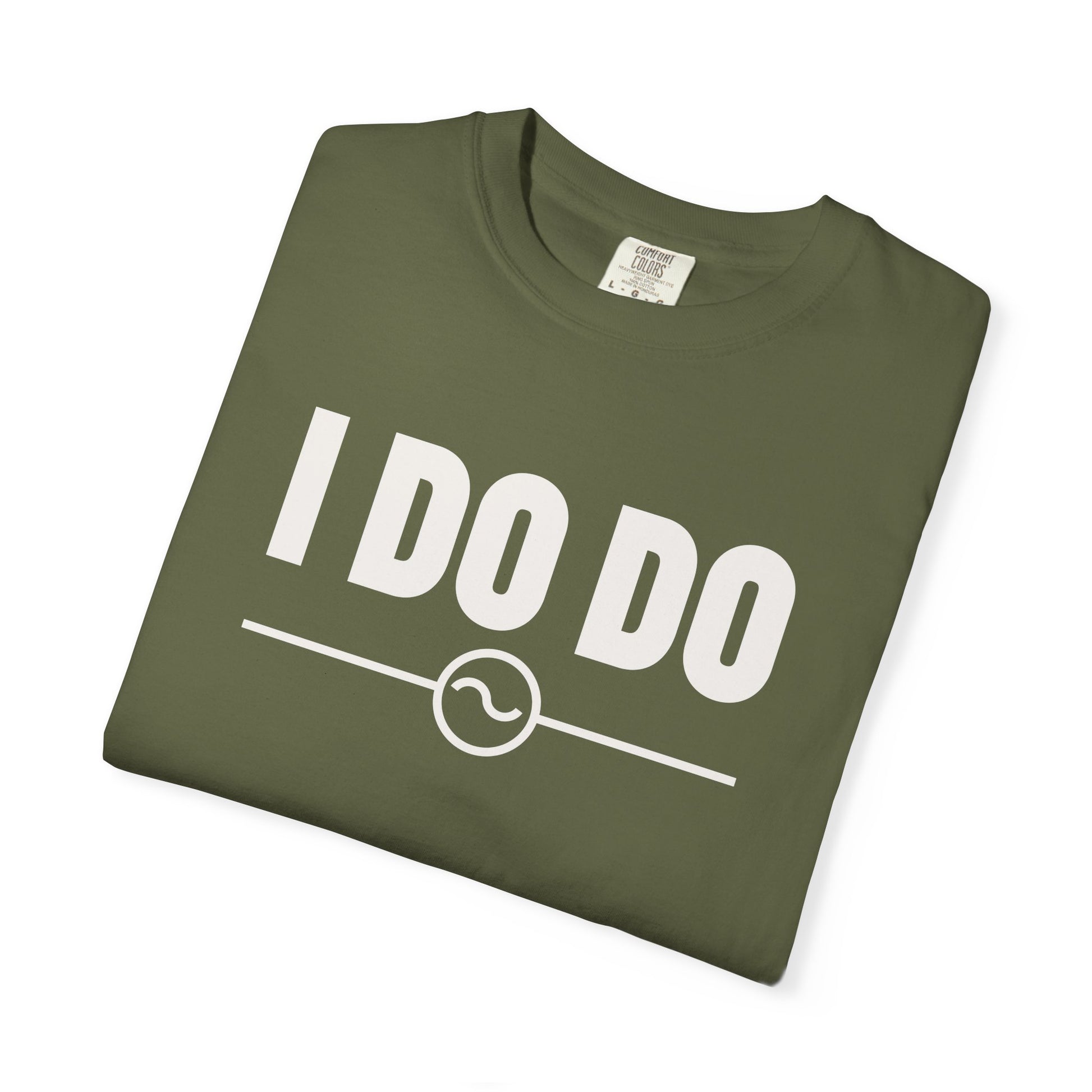 I DO DO ALTERNATING CURRENTS SYMBOL:  Humorous Unisex T-Shirt for Welders and Electricians, Perfect as a gift or for branding and promotion.