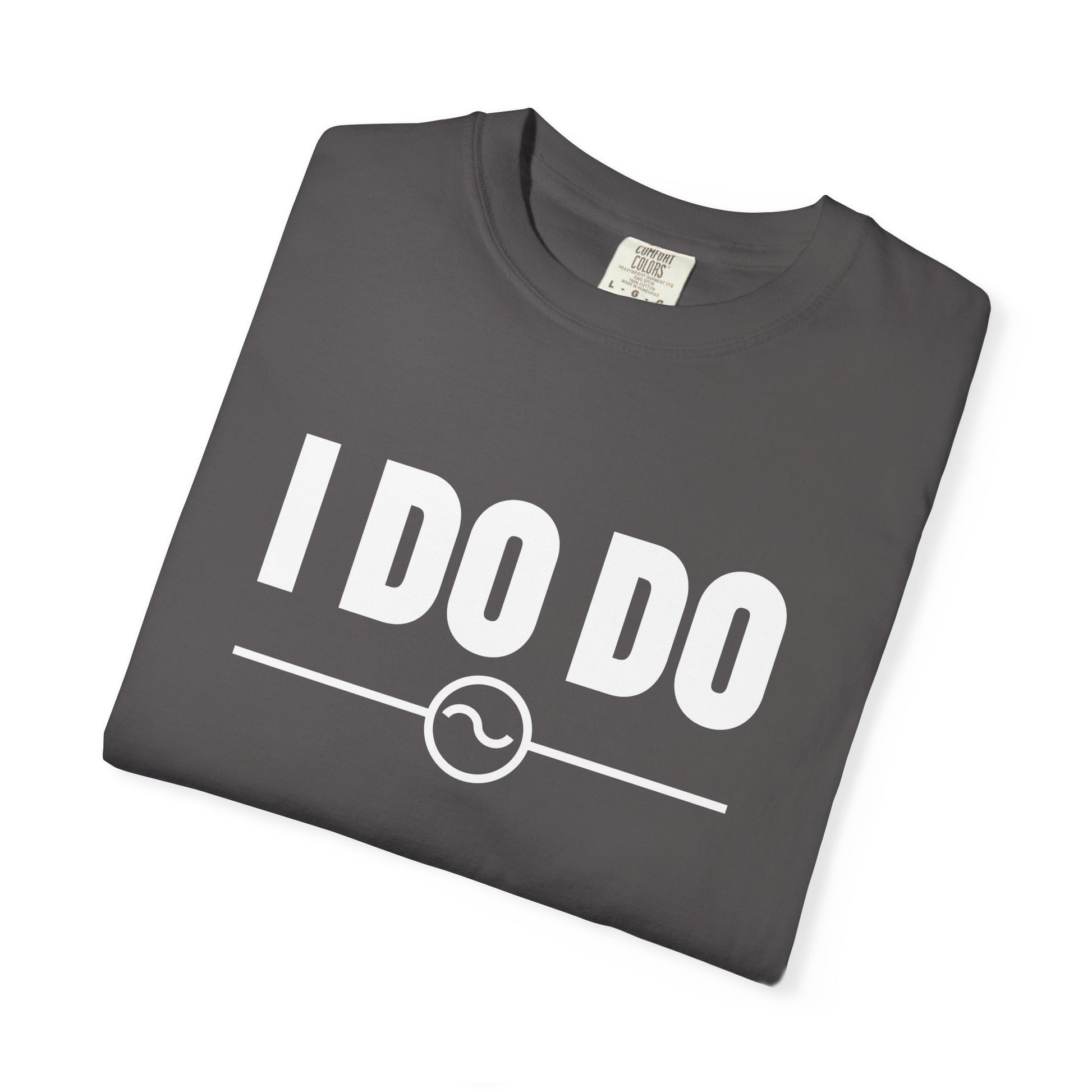 I DO DO ALTERNATING CURRENTS SYMBOL:  Humorous Unisex T-Shirt for Welders and Electricians, Perfect as a gift or for branding and promotion.